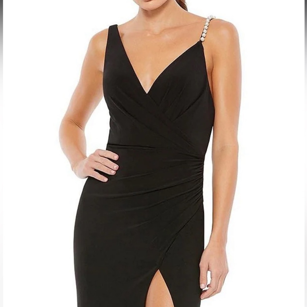 Mac Duggal
Jersey Knit V-Neck Sleeveless Pearl Strap Thigh High Slit Gown size 2 - Picture 4 of 14